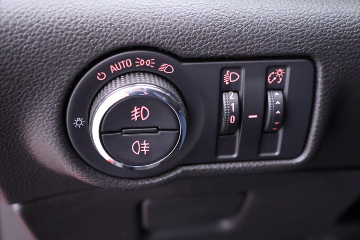 Opel Astra 1,4 T 88kW CZ Drive Serv.Kniha