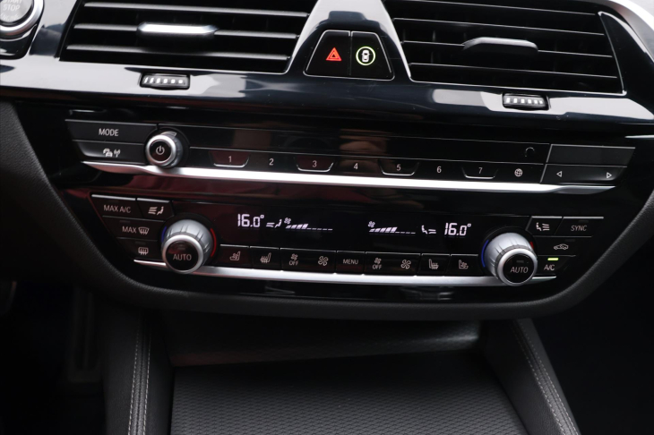 BMW Řada 5 3,0 530d xD CZ M-Sport HUD DPH
