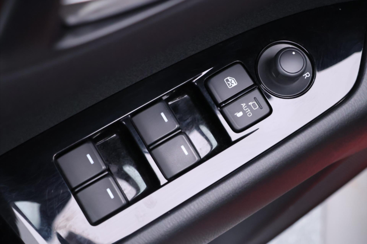 Mazda CX-5 2,0 SkyActiv-G165 Selected DPH