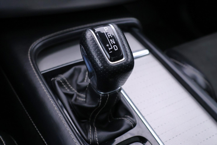 Volvo XC90 2,0 L 173kW D5 R-Design AWD DPH