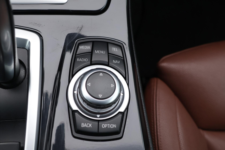 BMW Řada 5 3,0 530d 190kW Touring