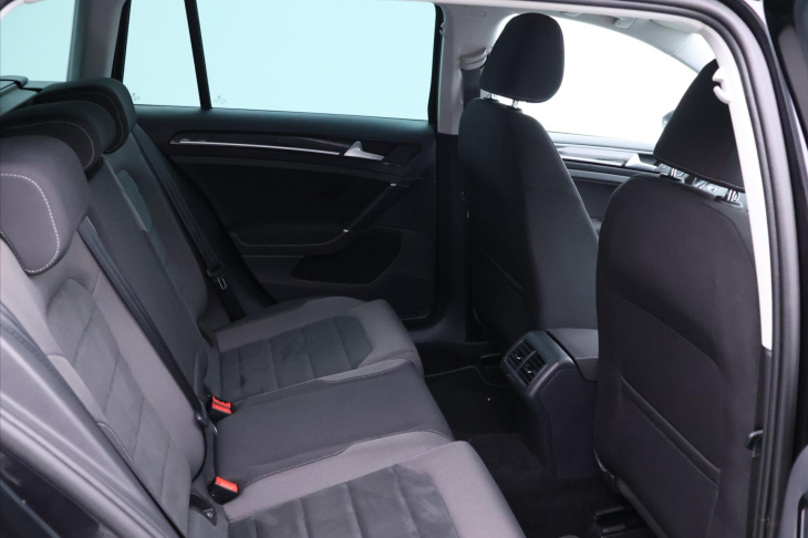 Volkswagen Golf 2,0 TDI 110kW Tažné Serv.kniha