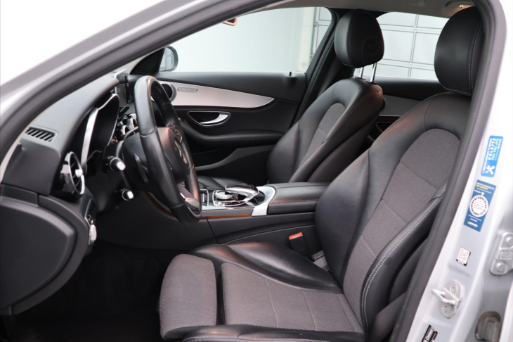 Mercedes-Benz Třídy C 2,1 220d 125kW Aut. LED