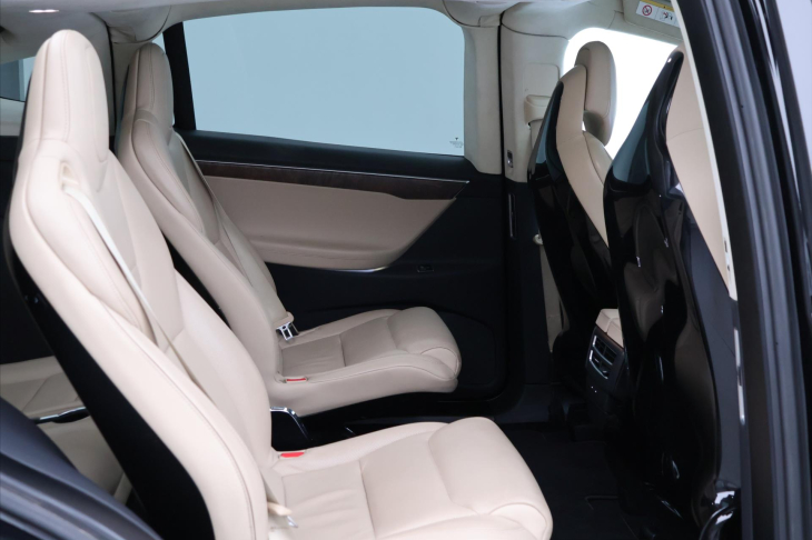 Tesla Model X 90D 79kW Tažné