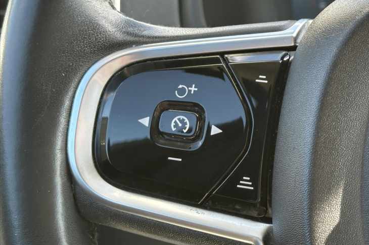 Volvo XC90 2,0 D 165 kW Inscription CZ