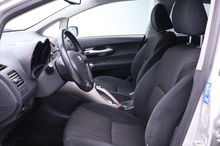 Toyota Auris 2,0 D-4D 93kW Xenon Tažné