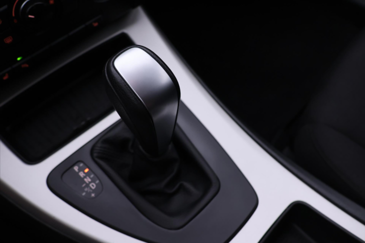 BMW Řada 3 2,0 318i 105kW Automat Klima