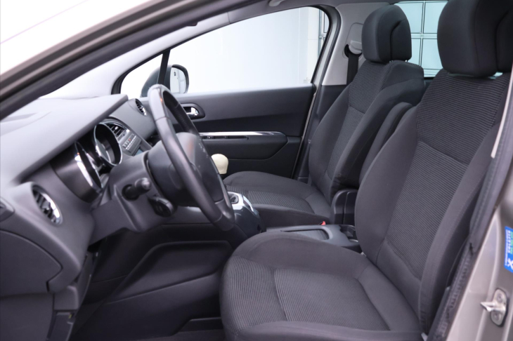 Peugeot 5008 1,6 HDI 82kW Family CZ