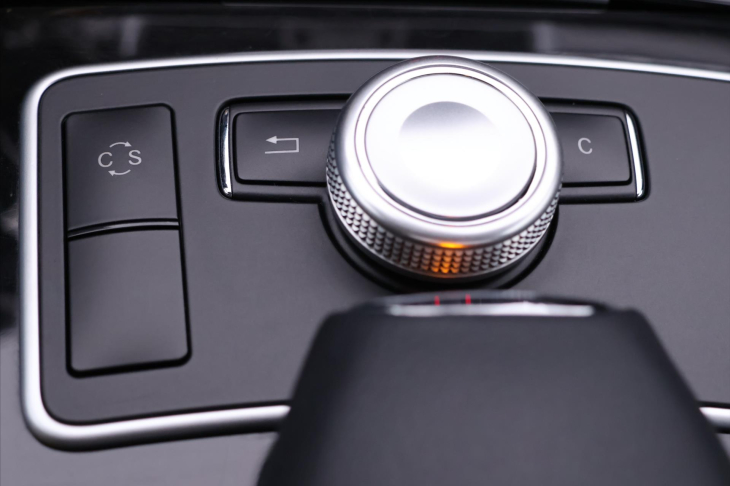 Mercedes-Benz Třídy E 3,0 300CDI 150kW Aut. Kůže