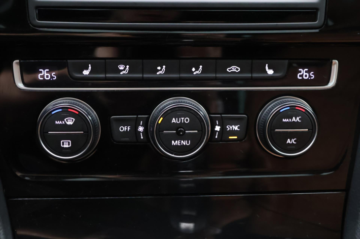 Volkswagen Golf 2,0 TDI 110kW DSG Highline CZ