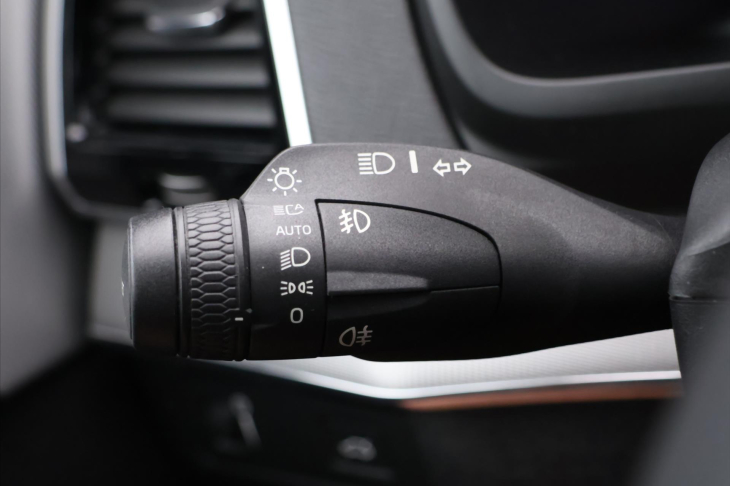 Volvo XC90 2,0 D5 165kW AWD Aut. R-Design