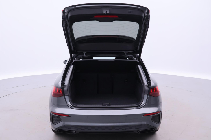 Audi A3 1,5 TSI 110kW S-LINE LED CZ