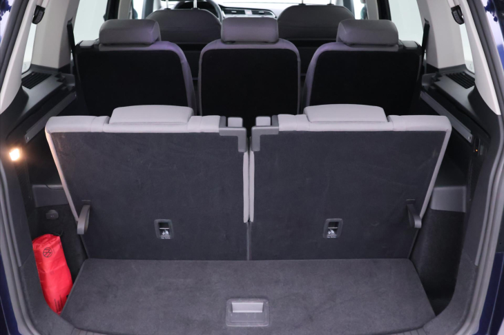 Volkswagen Touran 2,0 TDI DSG Highline 7Míst DPH