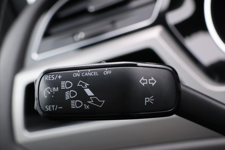 Volkswagen Touran 1,6 TDI 81kW Navi Tažné