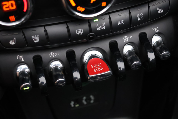 Mini Cooper 2,0 i JCW 206kW Cabrio Manual