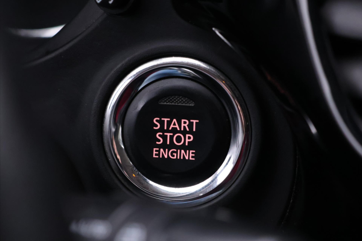 Mitsubishi Outlander 2,3 DI-D 110kW 4WD CZ Instyle