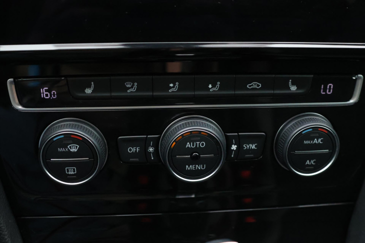Volkswagen Golf 1,5 TSI 110kW DSG Highline LED
