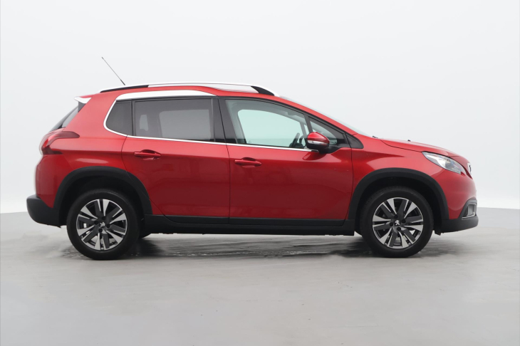 Peugeot 2008 1,2 PureTech 60kW Allure CZ