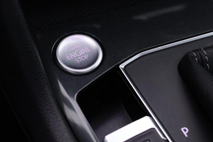 Volkswagen Tiguan 2,0 TDI 110kW DSG R-LINE CZ DPH