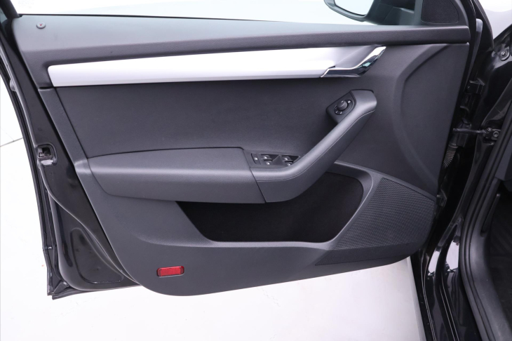 Škoda Octavia 1,6 TDI 85kW Ambition Fresh CZ