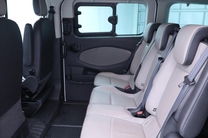 Ford Tourneo Custom 2,2 TDCi 114kW CZ L2 Titanium
