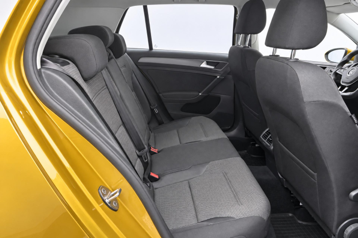 Volkswagen Golf 2,0 TDI 110kW Comfort Navigace