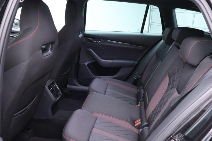 Škoda Octavia 2,0 TDI RS 4x4 DSG First Edition DPH
