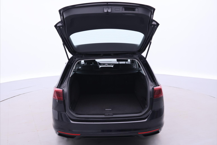 Volkswagen Passat 2,0 TDI 140KW DSG Bussiness