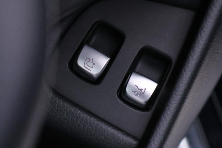 Mercedes-Benz Třídy E 3,0 350d 190kW LED Virtuál