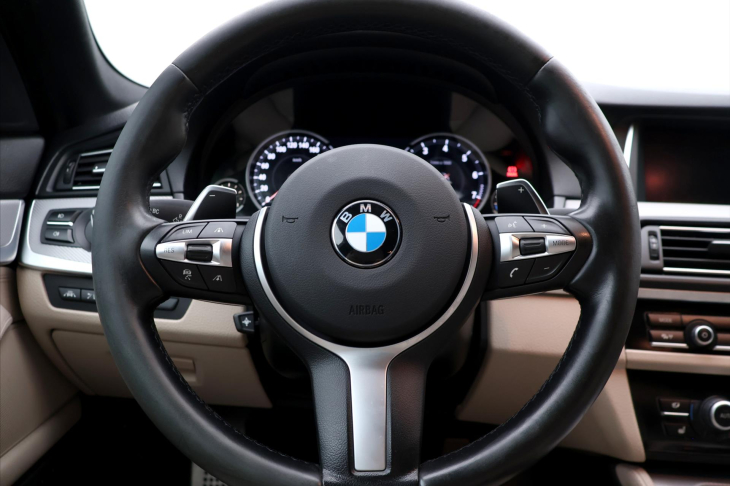 BMW Řada 5 3,0 535i 225kW xD M-paket DPH