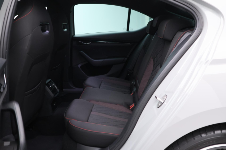 Škoda Octavia 2,0 TSI RS 180kW DSG CZ 1.Maj