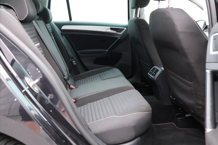 Volkswagen Golf 1,4 TSI 92kW Cup 1.Maj Navi