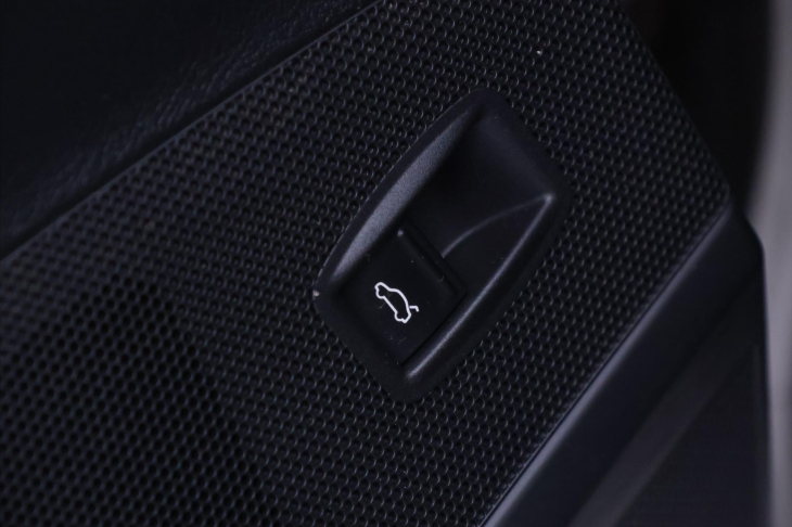 Volkswagen Passat 1,6 TDI Highline Xenon