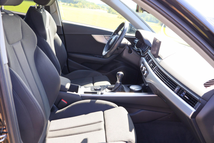 Audi A4 2,0 TDI 110kW Sport Navi Xenon