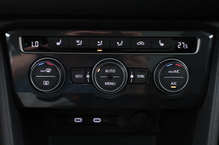 Volkswagen Tiguan Allspace 2,0 TDI DSG R-line 4M 1Maj DPH