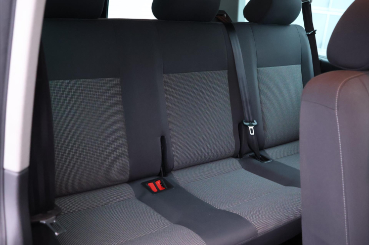 Volkswagen Caravelle 2,0 TDI 132kW DSG 8-Míst Long