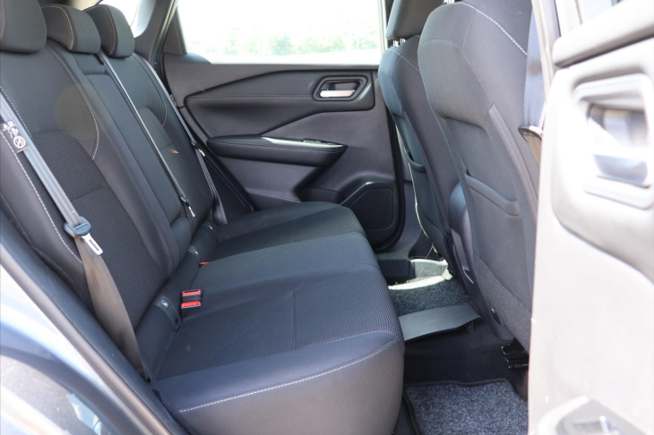 Nissan Qashqai 1,3 DIG-T MHEV Business Tažné