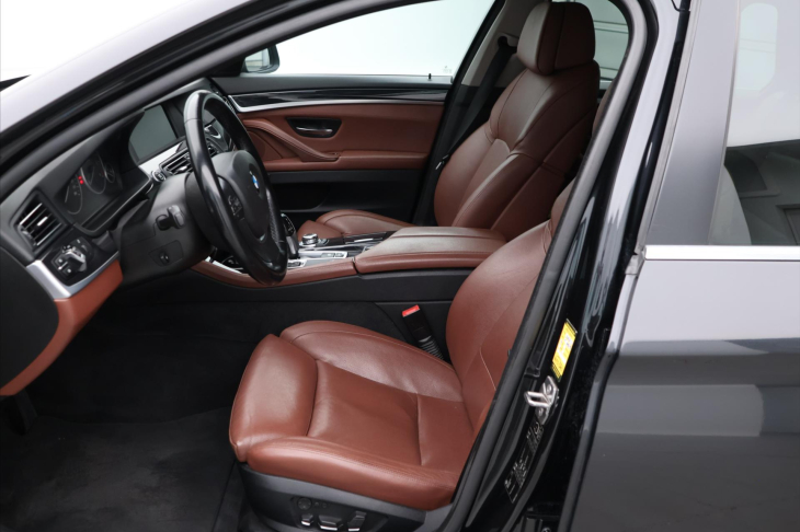BMW Řada 5 3,0 530d 190kW Touring