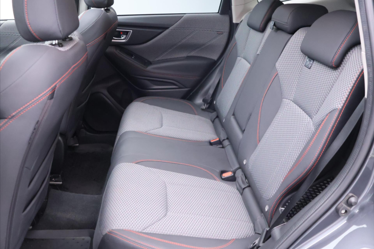 Subaru Forester 2,0 110kW CZ 4x4 Pano DPH