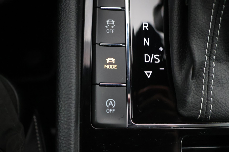 Škoda Superb 2,0 TDI 140kW DSG Sportline 4x4