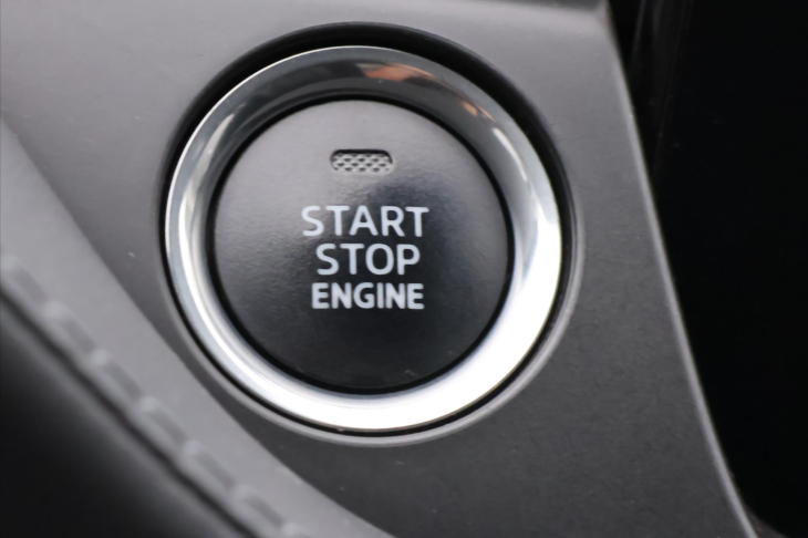 Mazda 6 2,5 Skyactiv-G 143kW Revolution TOP
