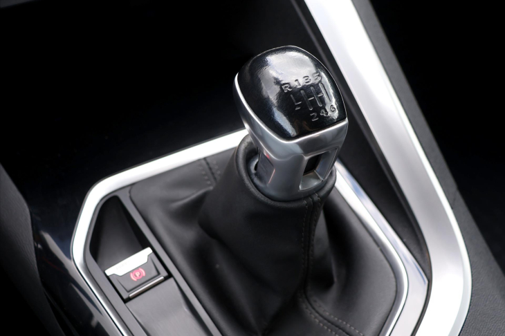 Peugeot 3008 1,5 HDi 96kW Allure CZ
