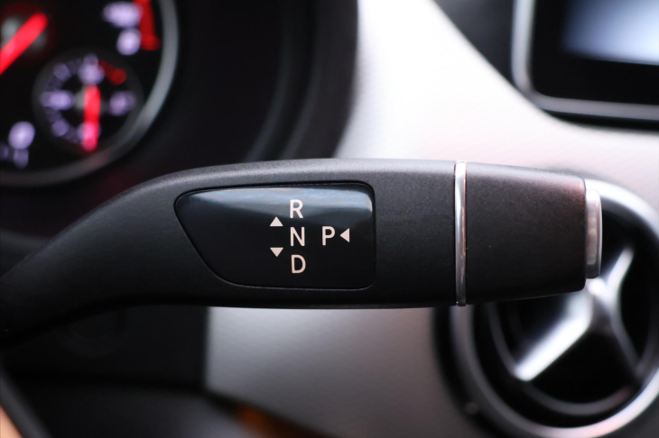 Mercedes-Benz Třídy B 1,5 CDI 80kW Aut. Urban Navi