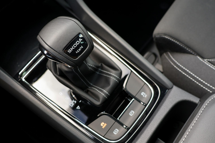 Škoda Karoq 2,0 TDI 4x4 DSG Sportline CZ