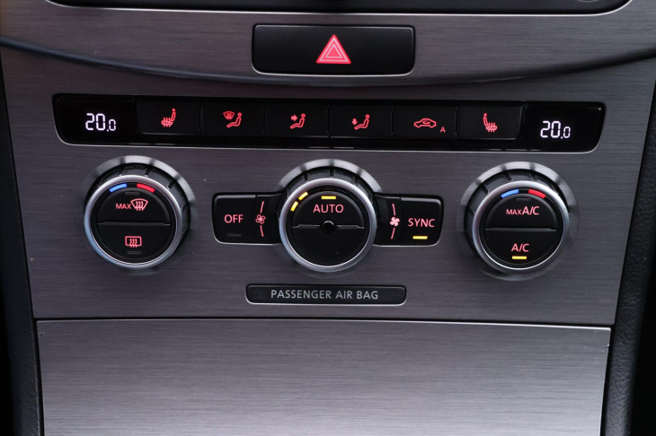 Volkswagen Passat 1,4 TSI 90kW Comfort Navi 1Maj