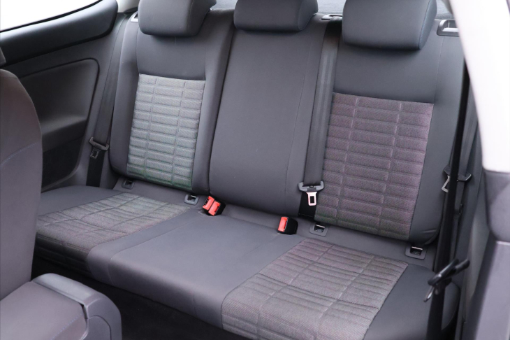 Volkswagen Golf 1,4 MPI 59kW Aut.klima