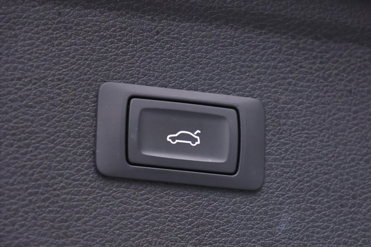 Audi Q5 2,0 40TDI S-line quattro DPH