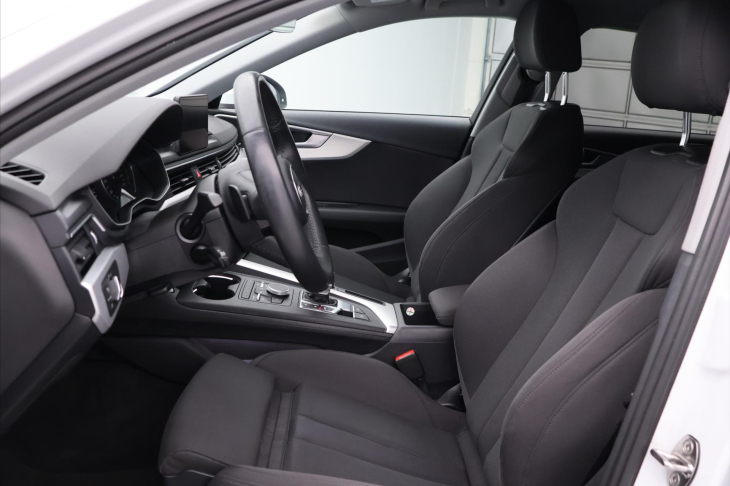 Audi A4 1,4 TFSI 110kW Aut. serv.kn.
