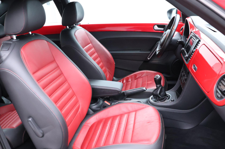 Volkswagen Beetle 1,2 TSI 77kW Aut.klima Kůže