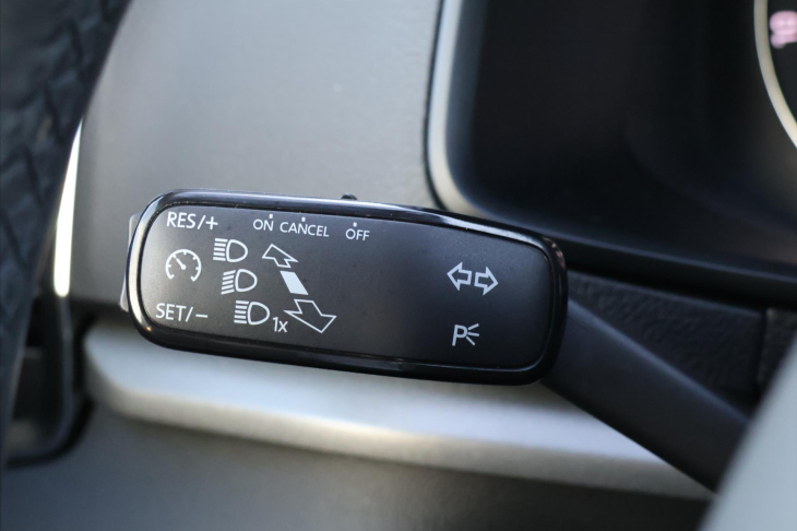 Škoda Karoq 1,5 TSI DSG Ambition LED CZ